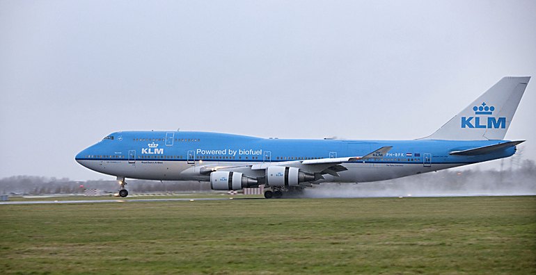 Swedavia, EFS, KLM, SAS och BRA är Fly Green Funds partners och betalar för administrationen av fonden. Bilden visar KLMs första passagerarflygning med biojetbränsle den 23 november 2009.