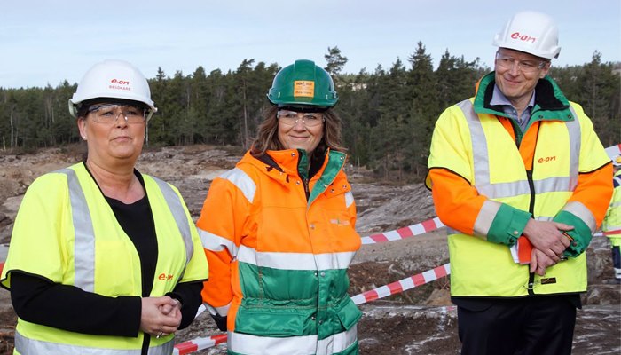 Camilla Jansson, kommunfullmäktiges ordförande i Upplands-Bro, Helena Karlsson, vd Ragn-Sells och Karsten Wildberger, E.ONs Chief Markets Officer.